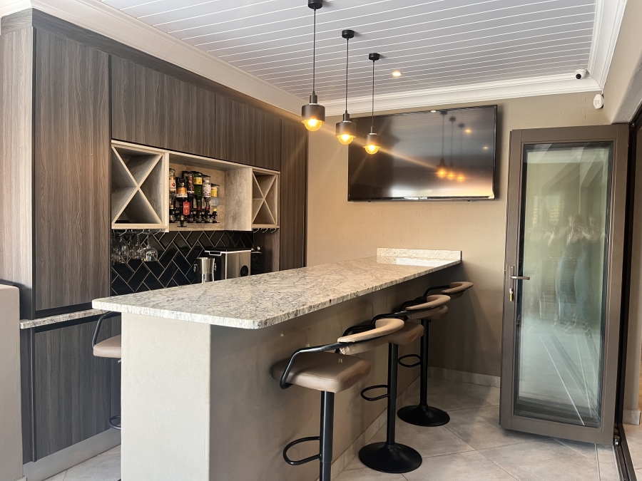 To Let 4 Bedroom Property for Rent in Wilkoppies North West